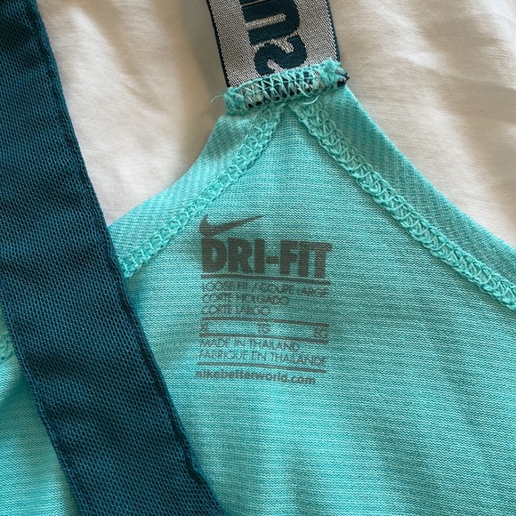 Nike dri fit women’s tank - Picture 3 of 3